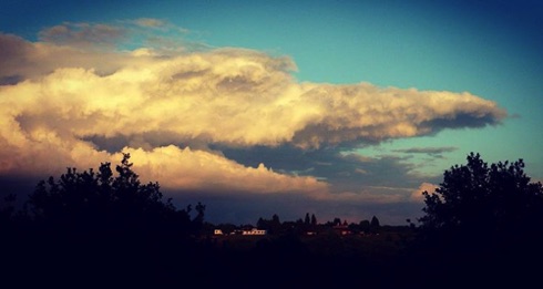 A giant crocodile in the Belgian sky. Run for your lives !